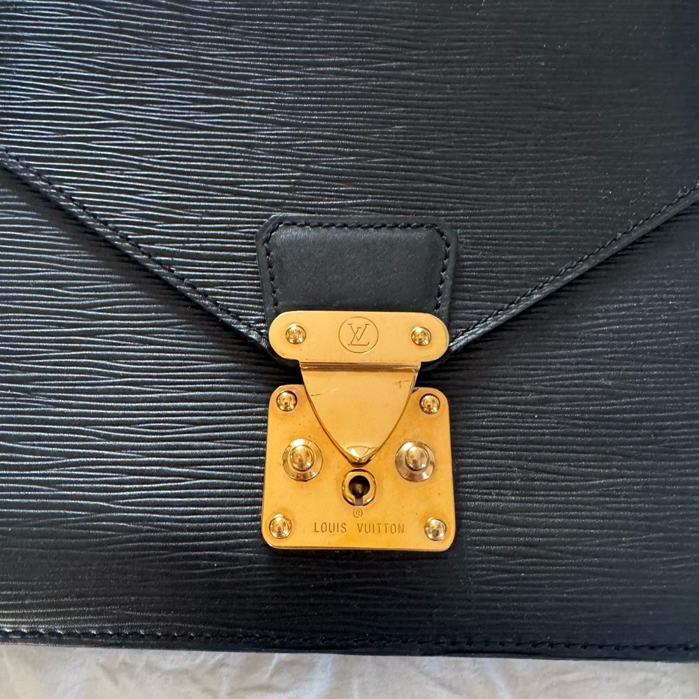 Louis Vuitton Black Epi - Picture 3 of 13